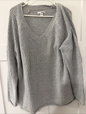 Sonoma Gray V-Neck Knit Pullover Sweater